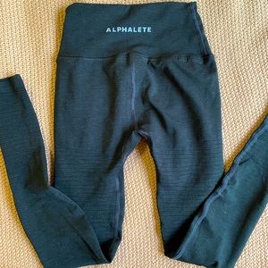 ALPHALETE size S leggings